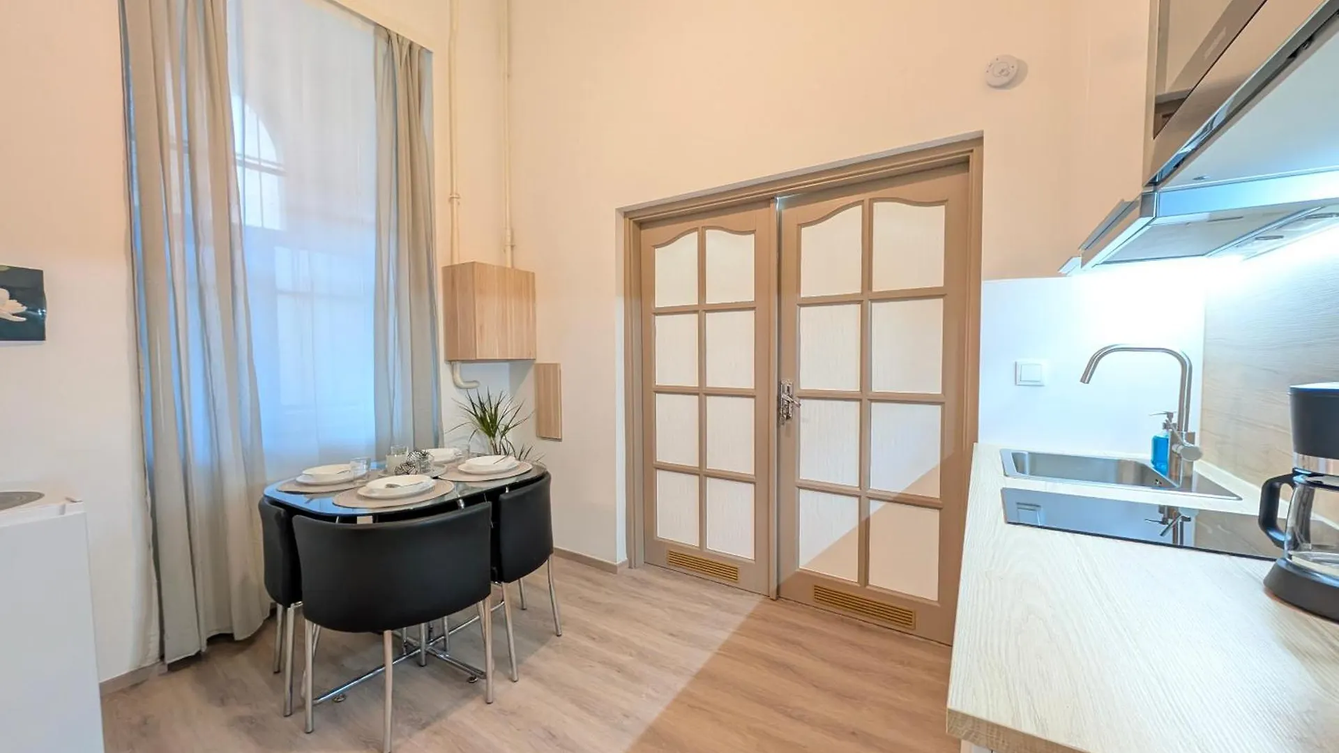 בודפשט Rumbach Apartman 12 0*,